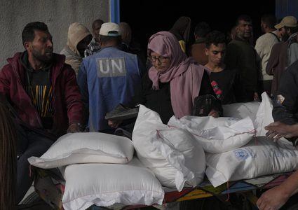 "الصحة العالمية" تتبنى قراراً يدعو لإرسال مساعدات فورية لغزة