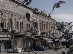 إلتزام التجار والمواطنين بالإضراب الشامل في فلسطين تزامنا مع الحراك العالمي والإضراب العالمي تنديدا بمجازر الاحتلال واستمرار العدوان على قطاع غزة
