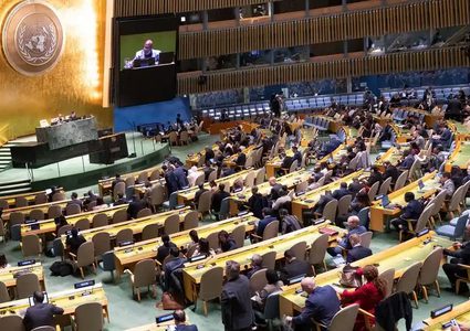 الجمعية العامة تعتمد قرارا يطالب بالوقف الفوري لإطلاق النار في قطاع غزة