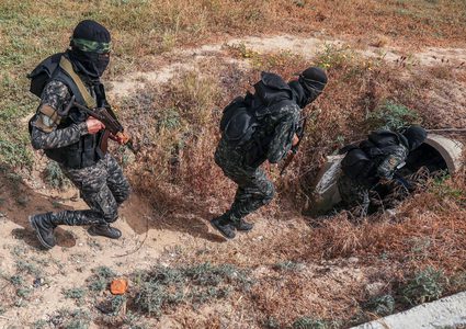 مسؤول أمريكي لـCNN: إسرائيل بدأت إغراق أنفاق غزة بمياه البحر