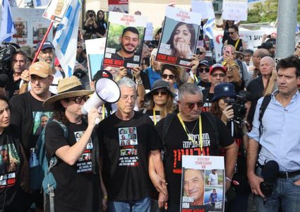 خلافات إسرائيلية بشأن صفقة تبادل جديدة وعائلات المحتجزين تطالب بعودة ذويها