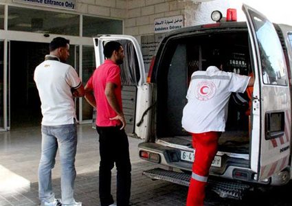 إصابة 4 مواطنين من مخيم العزة إثر اعتداء الاحتلال عليهم بالضرب