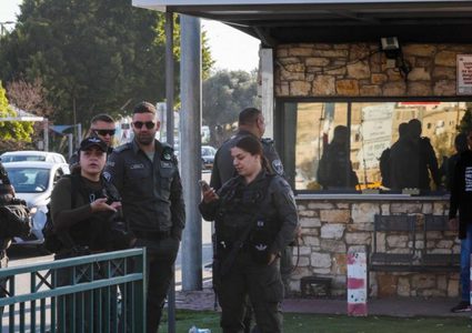 الاحتلال يعتقل ناشطا من بلدة شعفاط