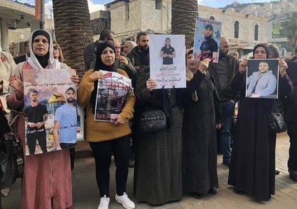 نابلس: وقفة تندد بمجازر الاحتلال بحق أبناء شعبنا