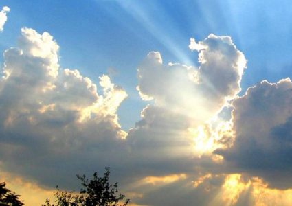 حالة الطقس: أجواء غائمة جزئيا إلى صافية وارتفاع على درجات الحرارة