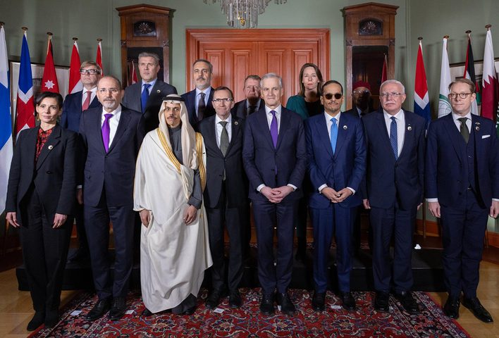 وفد اللجنة الوزارية المكلفة من القمة الاسلامية يلتقى رئيس وزراء النرويج