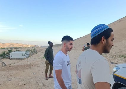 مستوطنون يهاجمون المواطنين في عرب المليحات غرب أريحا