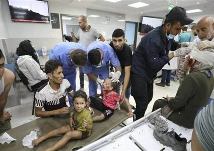 "الصحة العالمية": قسم الطوارئ في مستشفى الشفاء بغزة تحول إلى "حمام دم"