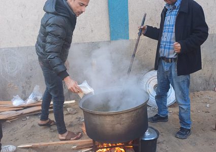 نادي خدمات دير البلح  يدعم الأهالي والأطفال في ظل الحرب