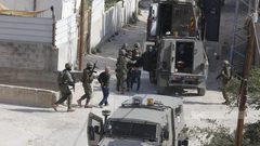 الاحتلال يصيب شابا ويعتقل فتاة في أريحا