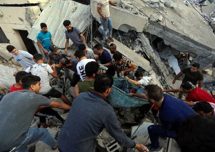 100 شهيد في غضون ساعات نتيجة تواصل مجازر الاحتلال في قطااع غزة