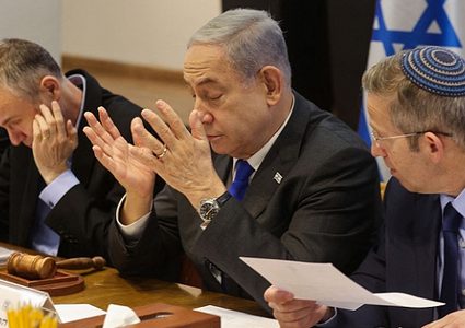 بحجة انشغاله بالحرب: نتنياهو يطلب تأجيل محاكمته