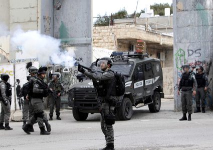 إصابات بالاختناق خلال اقتحام الاحتلال بلدة الخضر جنوب بيت لحم