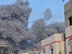 مشاهد من الغارات العنيفة المتواصلة التي تستهدف منطقة جباليا البلد شمال القطاع