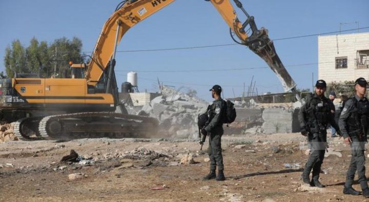 الاحتلال يهدم "بركسين" في خربة الطويل شرق عقربا