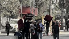 مشاهد من هجرة أهالي مخيم البريج شرق المنطقة الوسطى لقطاع غزة، بعد مطالبة الاحتلال إخلاء منازل المخيم وعدد من المناطق