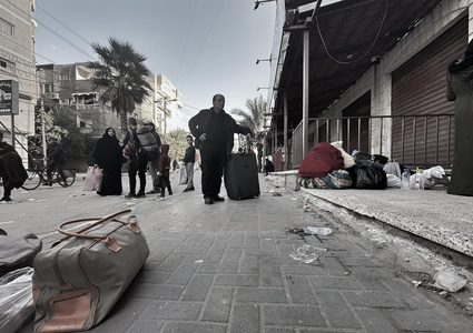 مشاهد من هجرة أهالي مخيم البريج شرق المنطقة الوسطى لقطاع غزة، بعد مطالبة الاحتلال إخلاء منازل المخيم وعدد من المناطق