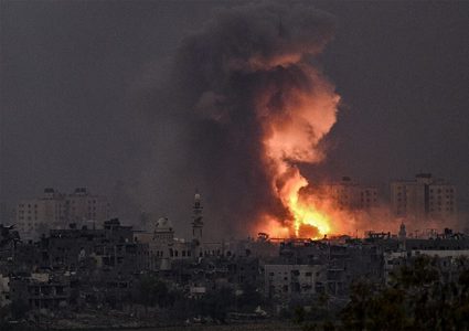 استشهاد ما لا يقل عن 18 مواطنا في قصف منزل بالنصيرات