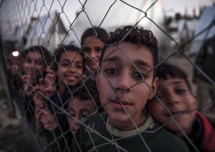 أطفال في مخميات جنوب قطاع غزة يعانون من الحرب والجوع