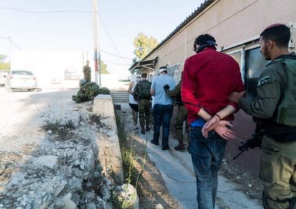 الاحتلال يصدر ويجدد أوامر الاعتقال الإداري بحق 32 معتقلا