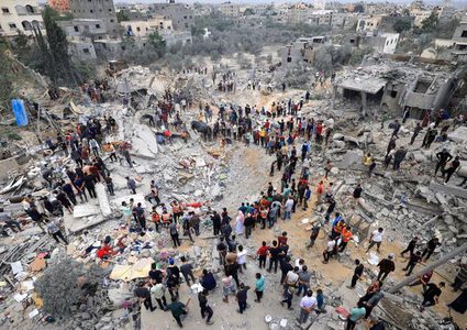 شهداء وجرحى في سلسلة غارات عنيفة على أنحاء متفرقة من قطاع غزة