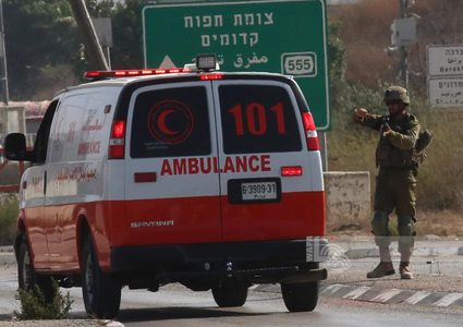 الاحتلال يصيب شابا بالرصاص قرب قرية البرج جنوب الخليل