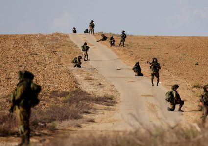 لابيد: "إعادة أسرانا أولويتنا والخيارات غير جيدة"