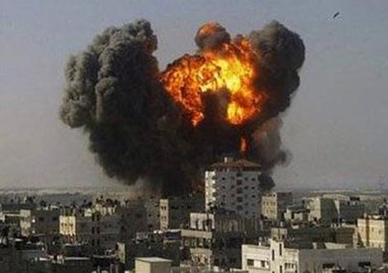 طائرات ومدفعية الاحتلال تواصل استهداف مناطق متفرقة من قطاع غزة