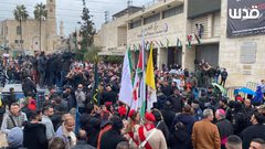 الفلسطينيون المسيحيون يحيون أعياد الميلاد في بيت لحم، بفعاليات جماهيرية مساندة لغزة ومنددة بمجازر الاحتلال.