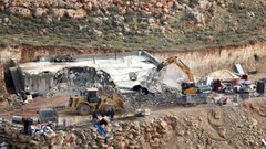 الاحتلال يهدم 5 منازل وثلاث برك زراعية شرق نابلس