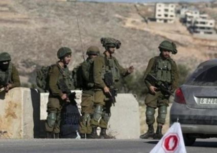 الاحتلال يعتقل مواطنا عند حاجز زعترة