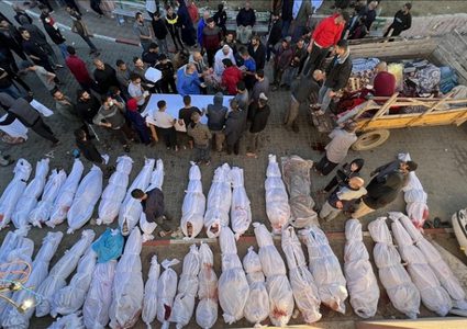 اليوم: جيش الاحتلال يسلم جثامين 80 شهيدًا بعد اختطافها من غزة