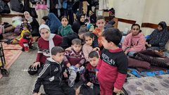 صور من مدارس الايواء داخل مخيم البريج