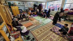 صور من مدارس الايواء داخل مخيم البريج