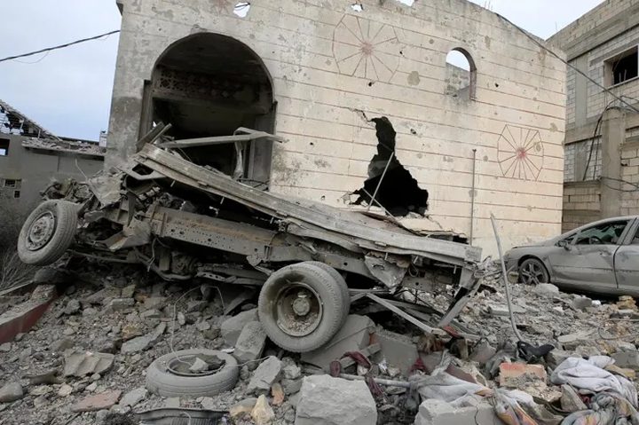 3 شهداء بينهم امرأة في غارة اسرائيلية على بنت جبيل جنوب لبنان