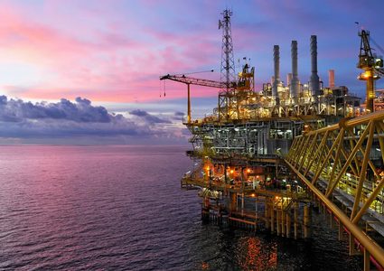 مصافي النفط الهندية تبحث عن بدائل مع تصاعد التوتر في البحر الأحمر