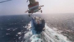 القوّات اليمنية بصنعاء تعلن استهداف سفينة وقصف أهداف في الكيان انتصارًا لغزة