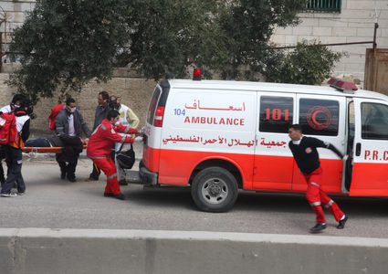 إصابة طفل بجروح إثر اعتداء الاحتلال عليه بالخليل