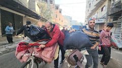 نزوح أعداد كبيرة من المواطنين بسبب القصف المتواصل على مناطق شرق قطاع غزة