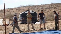 مستوطنون يقتحمون نبع قريوت جنوب نابلس