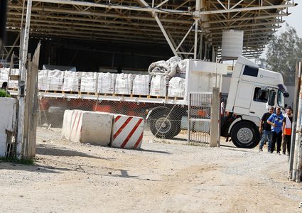 "أونروا": قافلة مساعدات لغزة تعرضت لإطلاق نار من قوات الاحتلال