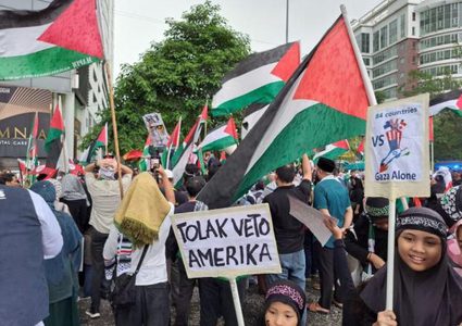 عريضة شعبية تطالب الرئيس الأميركي باستخدام صلاحياته لوقف الحرب فوراً