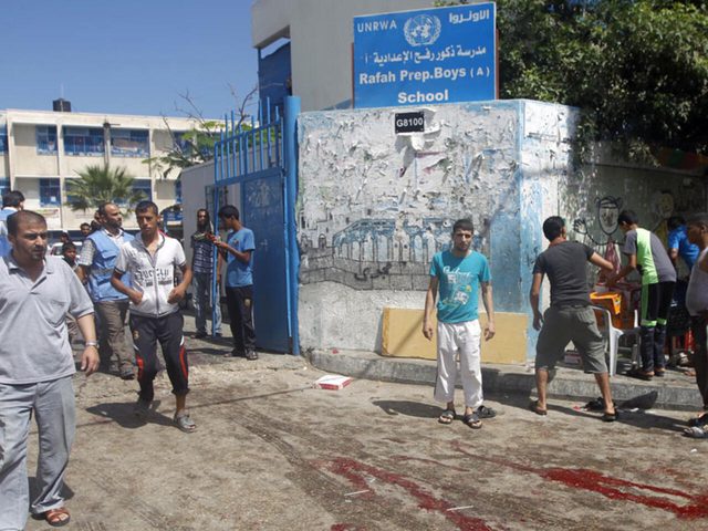 الخارجية: إسرائيل تستهدف "الأونروا" لإخراجها من قطاع غزة وتعميق التهجير