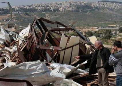 مستوطنون يهدمون غرفة زراعية في سرطة غرب سلفيت