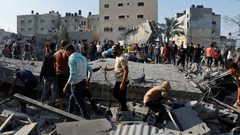 عشرات الشهداء والجرحى في قصف إسرائيلي متواصل على قطاع غزة