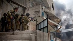 نابلس: 3 إصابات خلال اقتحام مخيم عسكر