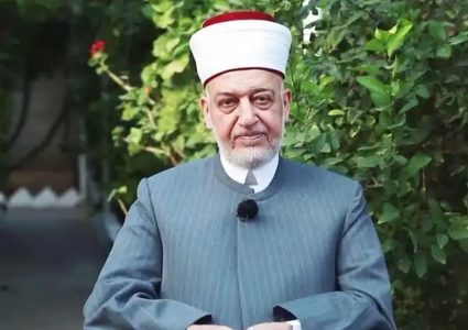 استشهاد وزير الأوقاف الأسبق في قصف إسرائيلي استهدف منزله بمخيم المغازي