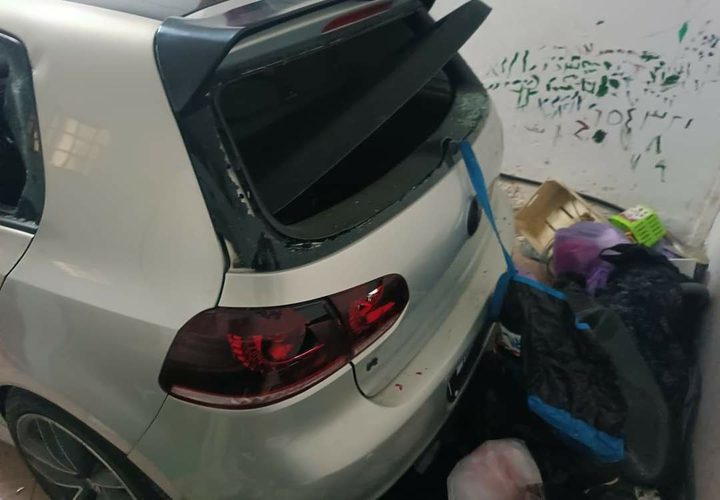 الاحتلال يعيث خرابًا بمنازل اقتحمها في مخيم الفوار جنوب الخليل