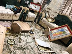 الاحتلال يعيث خرابًا بمنازل اقتحمها في مخيم الفوار جنوب الخليل