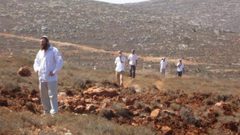 مستوطنون يمنعون المواطنين من حراثة أراضيهم جنوب شرق طوباس